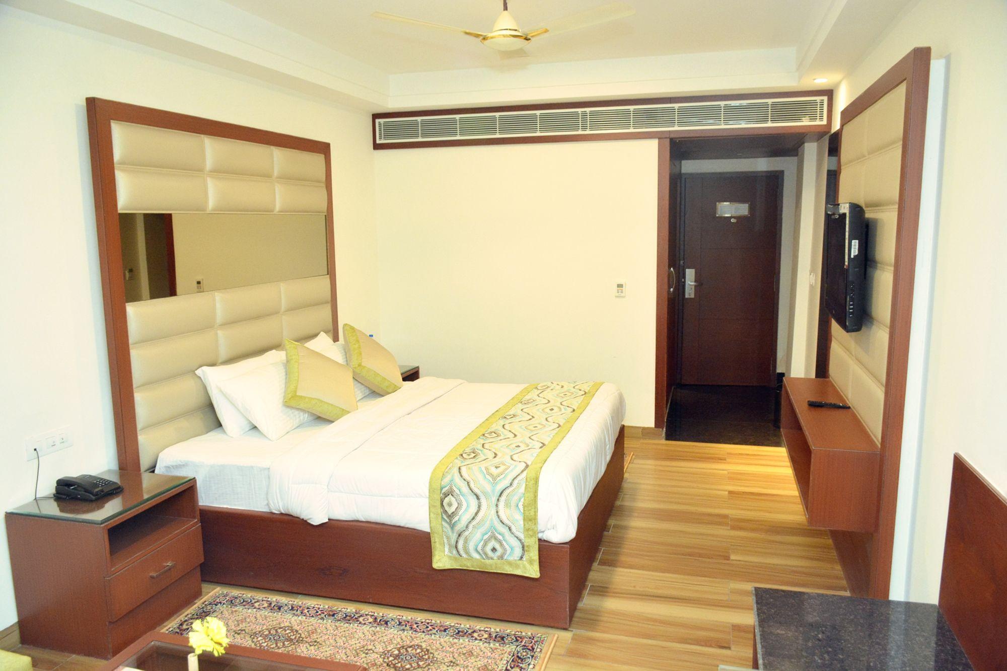 Hotel Ambica Katra מראה חיצוני תמונה