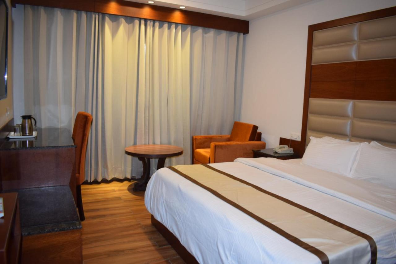 Hotel Ambica Katra מראה חיצוני תמונה