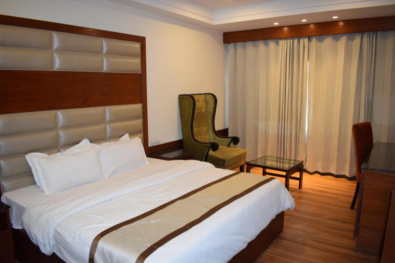 Hotel Ambica Katra מראה חיצוני תמונה