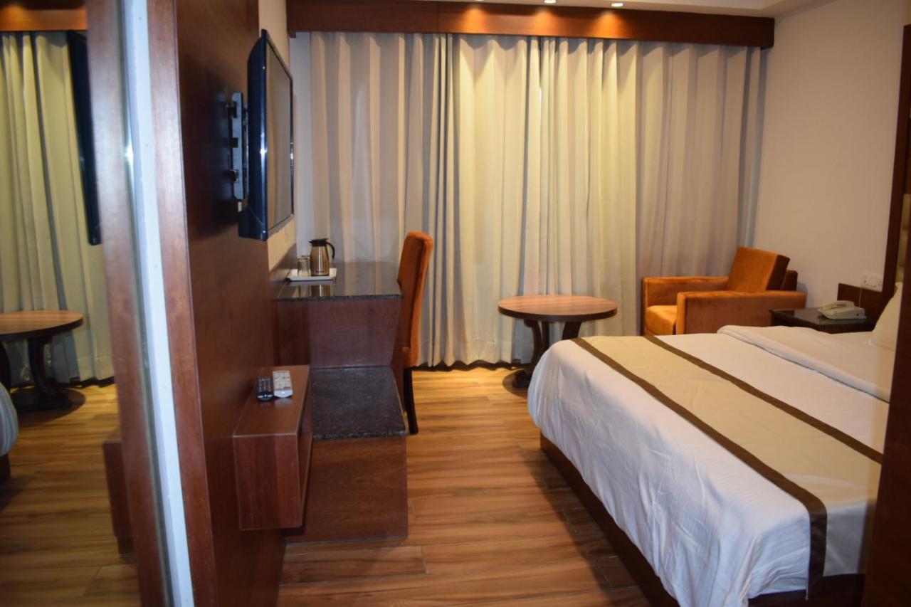 Hotel Ambica Katra מראה חיצוני תמונה
