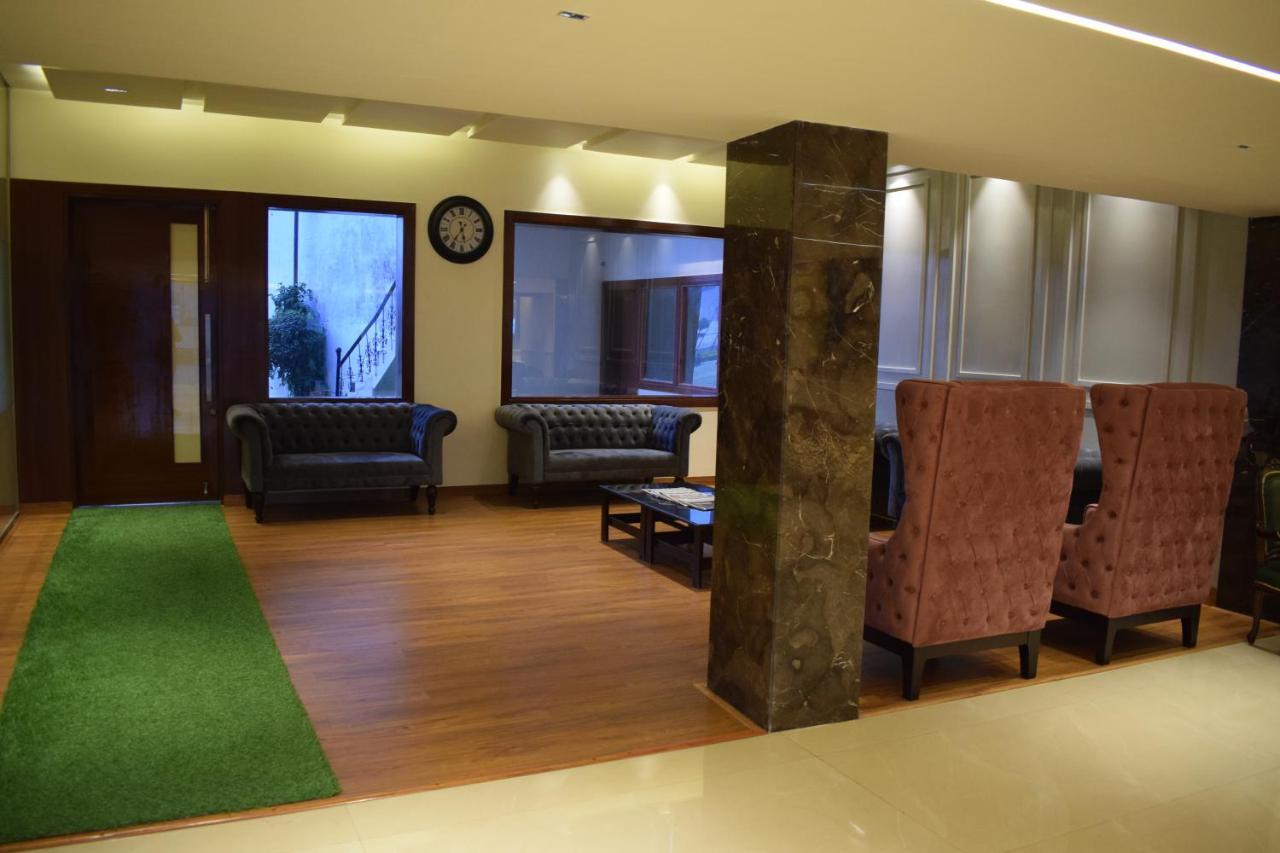 Hotel Ambica Katra מראה חיצוני תמונה