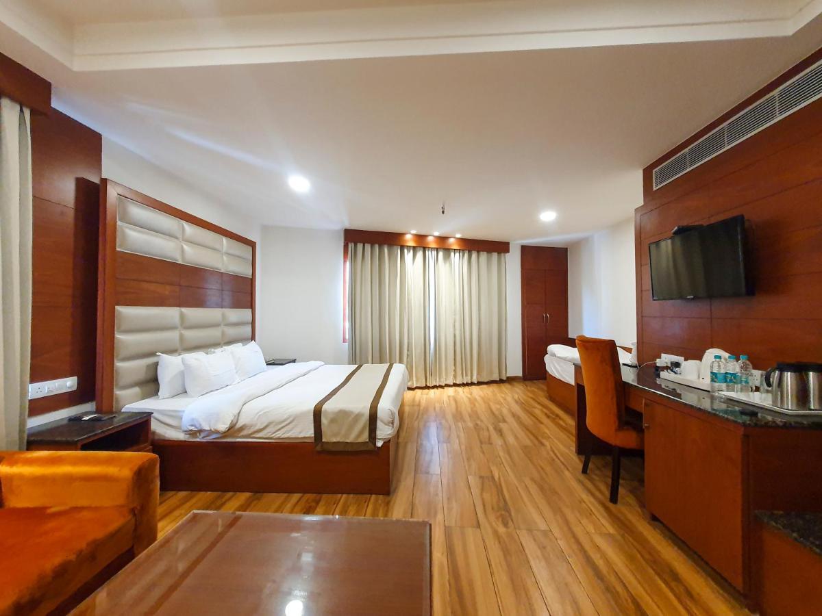 Hotel Ambica Katra מראה חיצוני תמונה
