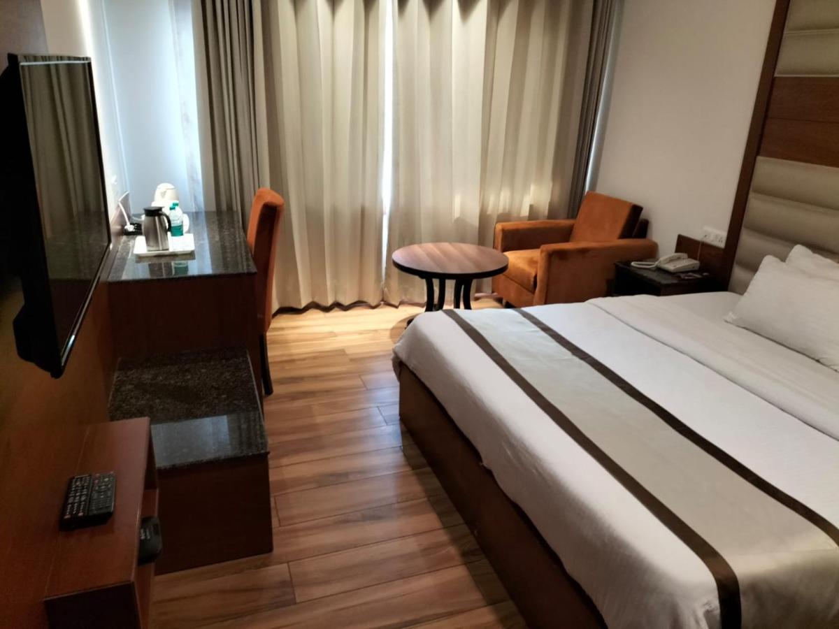 Hotel Ambica Katra מראה חיצוני תמונה