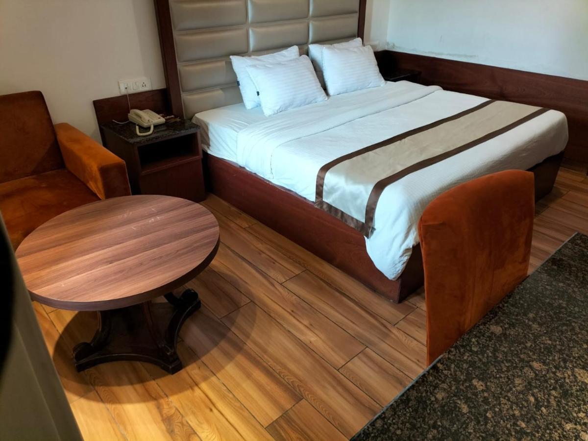 Hotel Ambica Katra מראה חיצוני תמונה