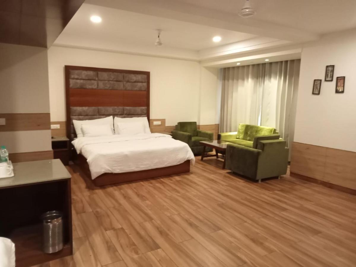 Hotel Ambica Katra מראה חיצוני תמונה
