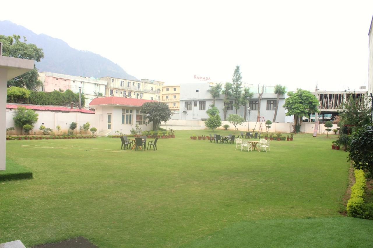 Hotel Ambica Katra מראה חיצוני תמונה