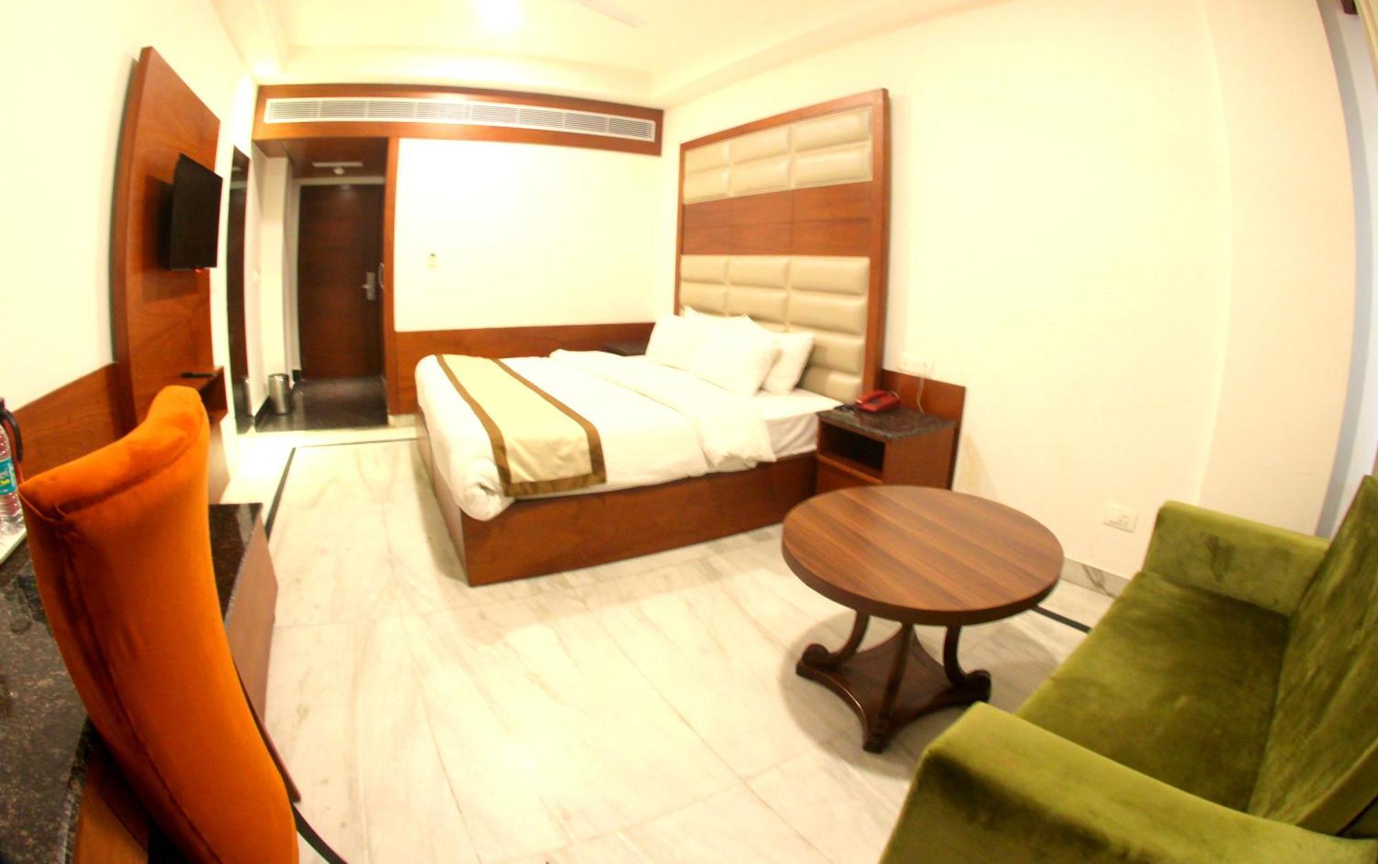 Hotel Ambica Katra מראה חיצוני תמונה