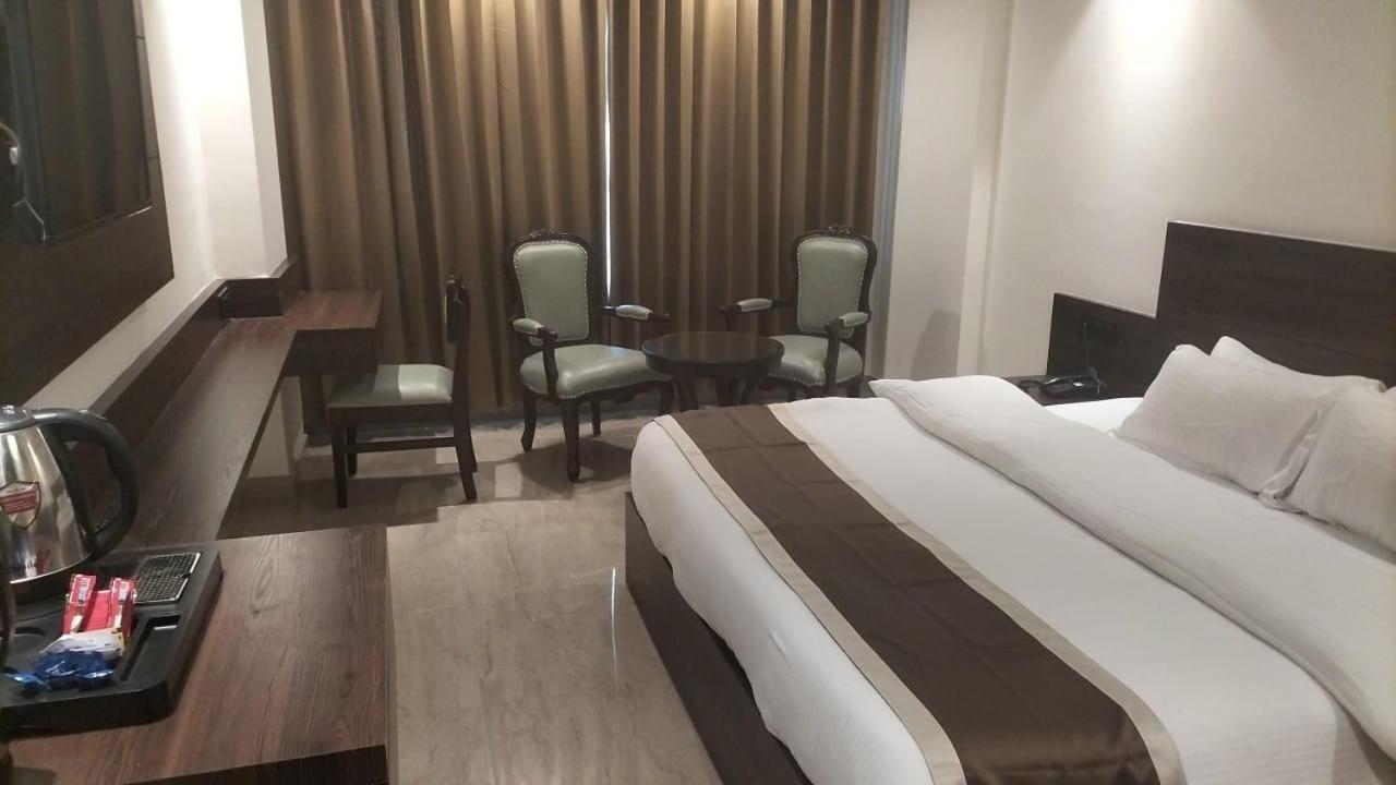 Hotel Ambica Katra מראה חיצוני תמונה