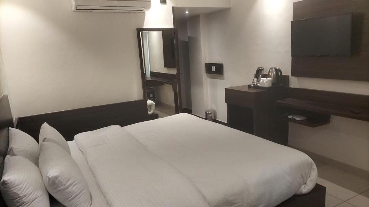 Hotel Ambica Katra מראה חיצוני תמונה