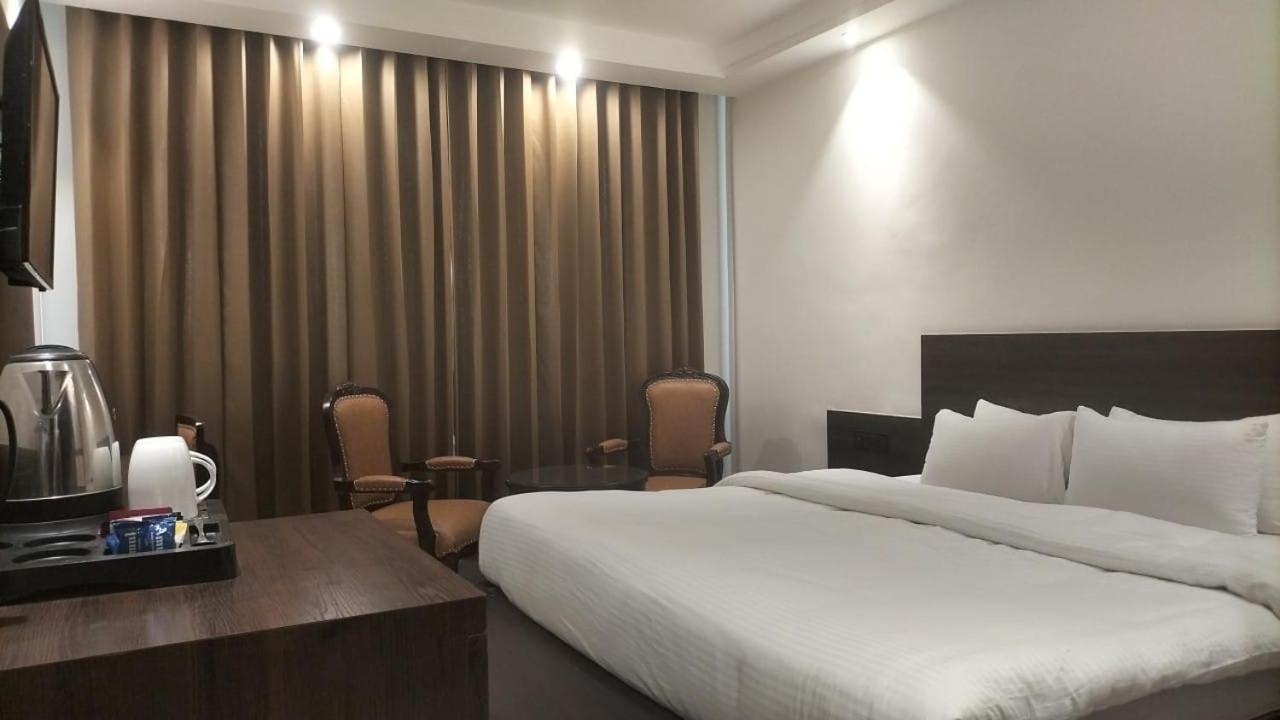 Hotel Ambica Katra מראה חיצוני תמונה
