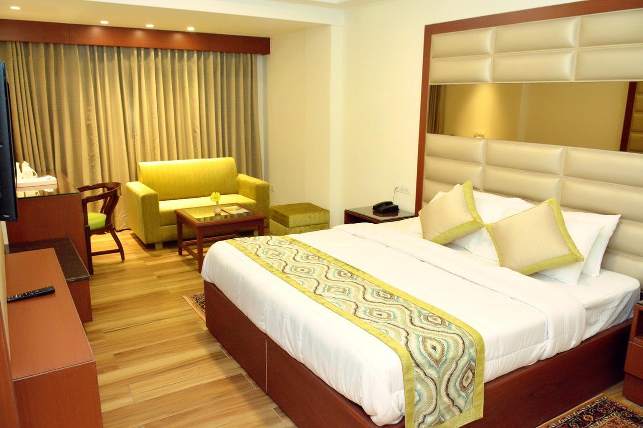 Hotel Ambica Katra מראה חיצוני תמונה